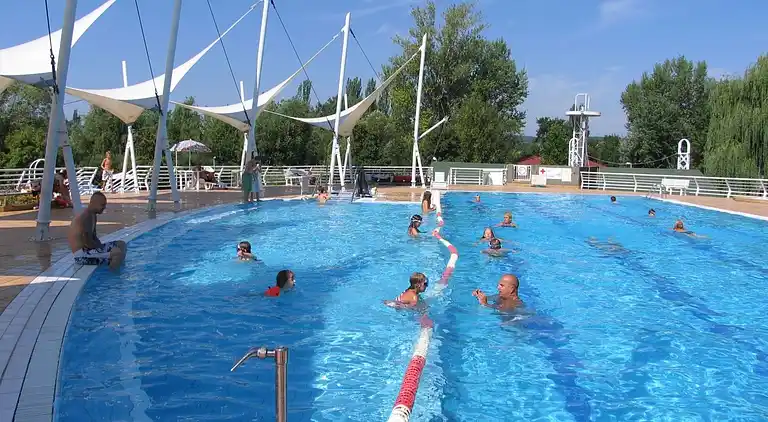 Balatontourist Fuered Camping & Bungalows