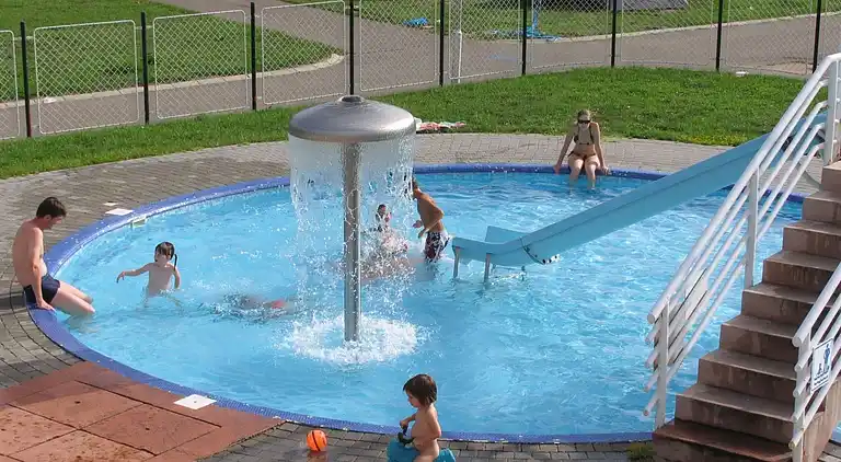 Balatontourist Fuered Camping & Bungalows