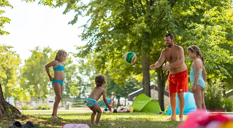 Balatontourist Fuered Camping & Bungalows