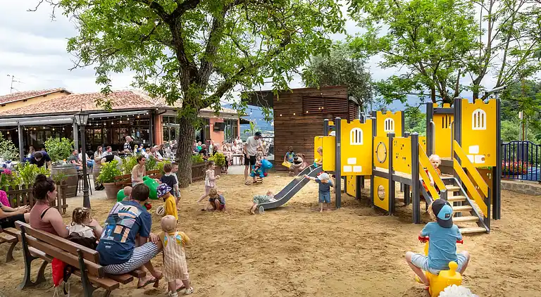 HU Norcenni Girasole VIllage