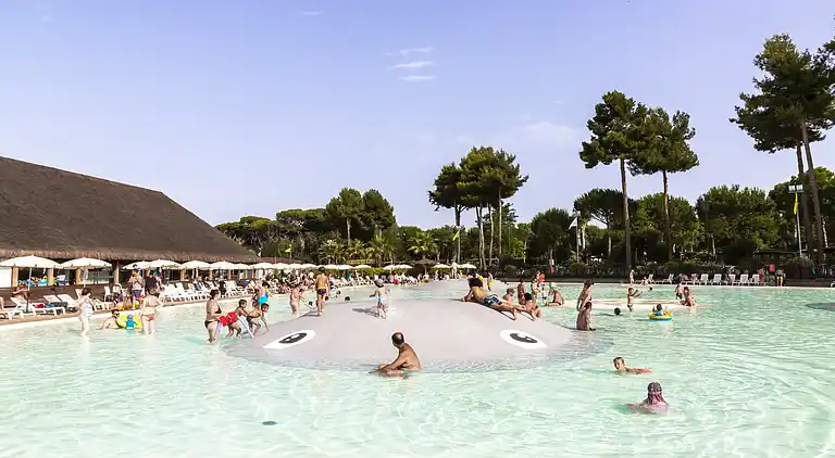 HU Park Albatros Village