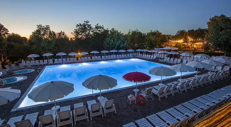 hu Roma camping in town