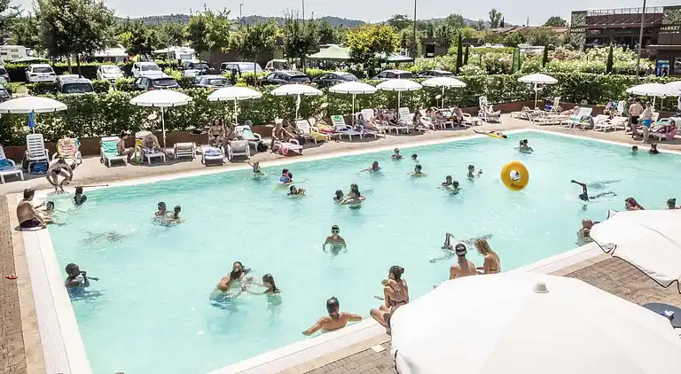 hu Firenze camping in town