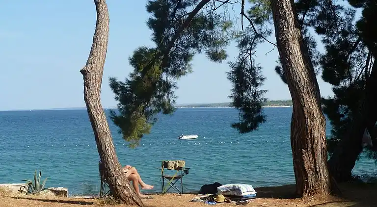 Brioni Sunny Camping