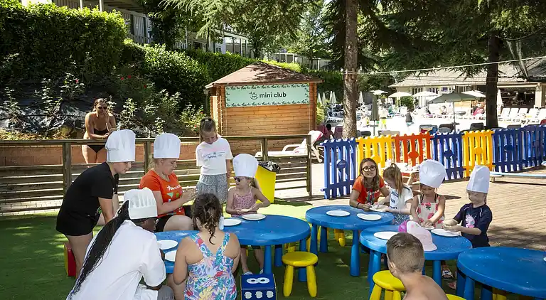 hu Altomincio Village