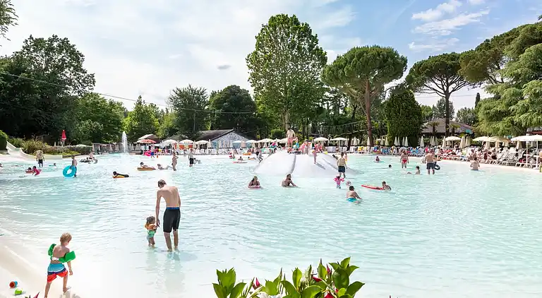 hu Altomincio Village