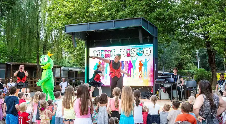 hu Altomincio Village