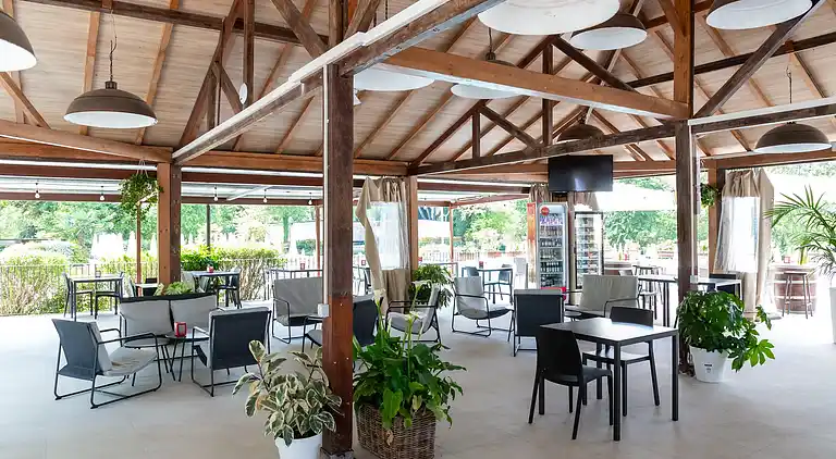 hu Altomincio Village