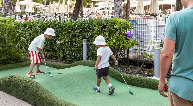 hu Altomincio Village