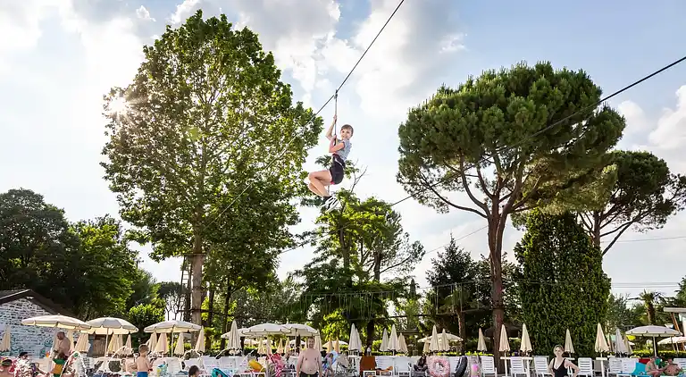 hu Altomincio Village