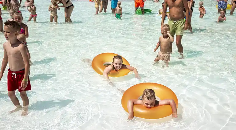 hu Altomincio Village