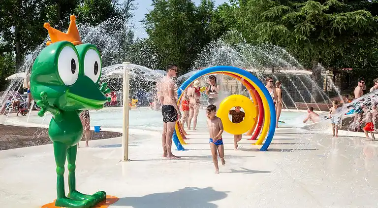 hu Altomincio Village