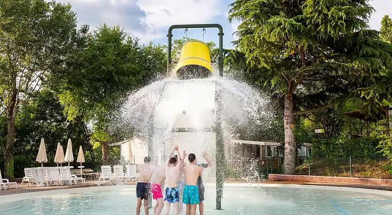 hu Altomincio Village