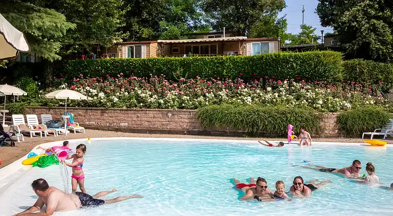 hu Altomincio Village