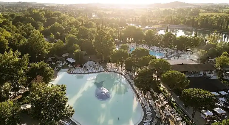 hu Altomincio Village