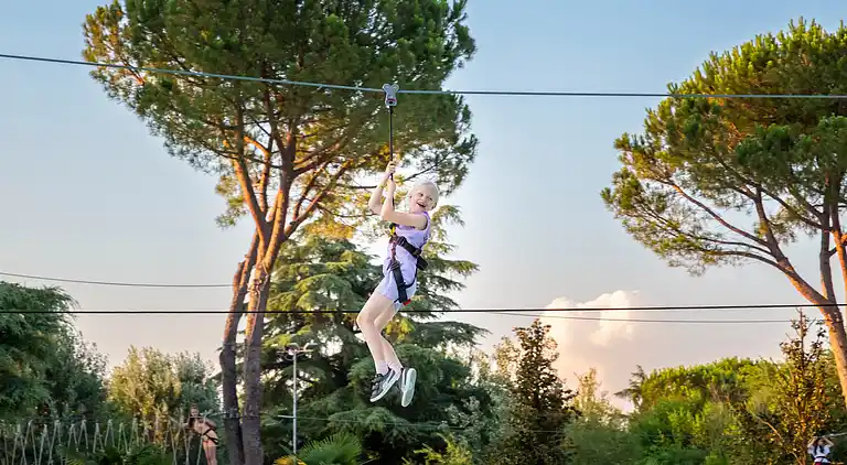 hu Altomincio Village