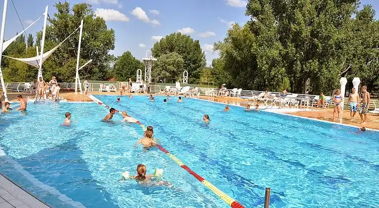 Balatontourist Fuered Camping & Bungalows