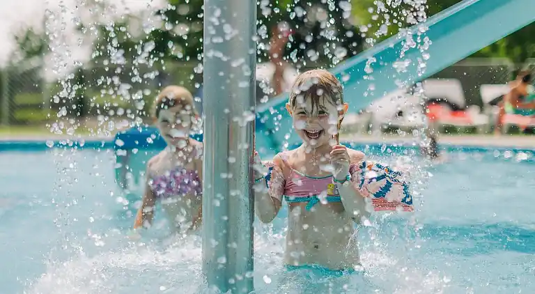 Balatontourist Fuered Camping & Bungalows