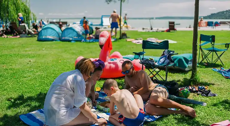Balatontourist Fuered Camping & Bungalows