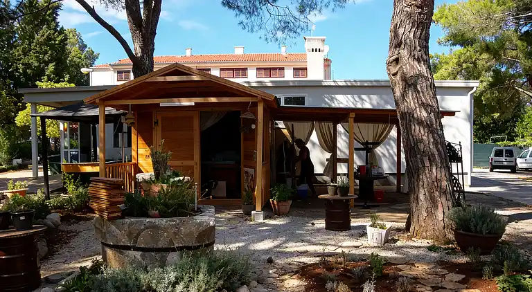 Brioni Sunny Camping