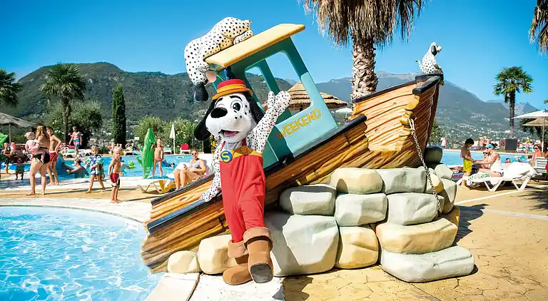 Weekend Glamping Resort