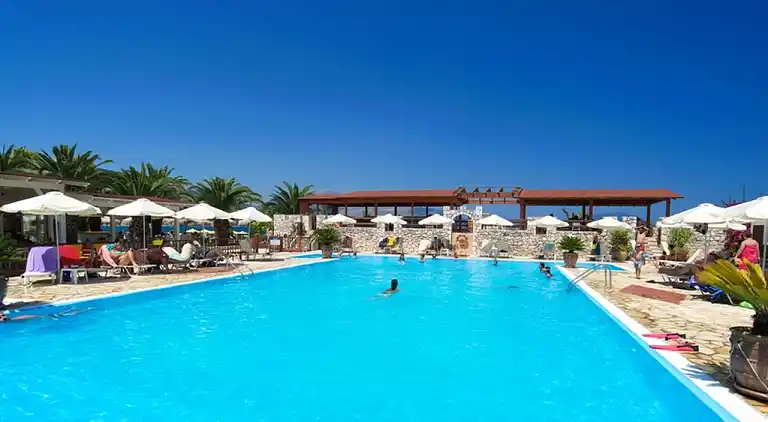 Camping Karavomilos Beach