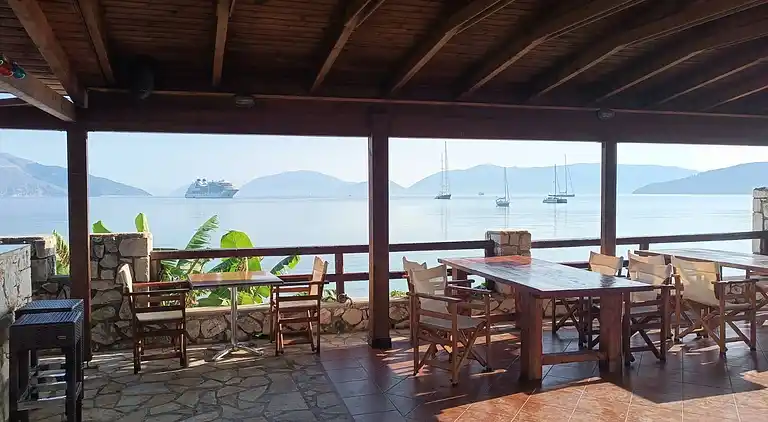 Camping Karavomilos Beach