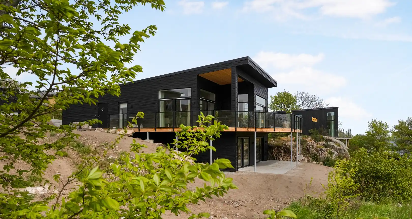 Moderne sommerhus med terasse