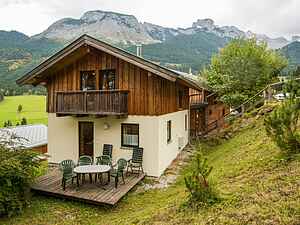 Village house in Annaberg im Lammertal