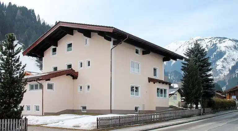 Holiday home in Hollersbach im Pinzgau
