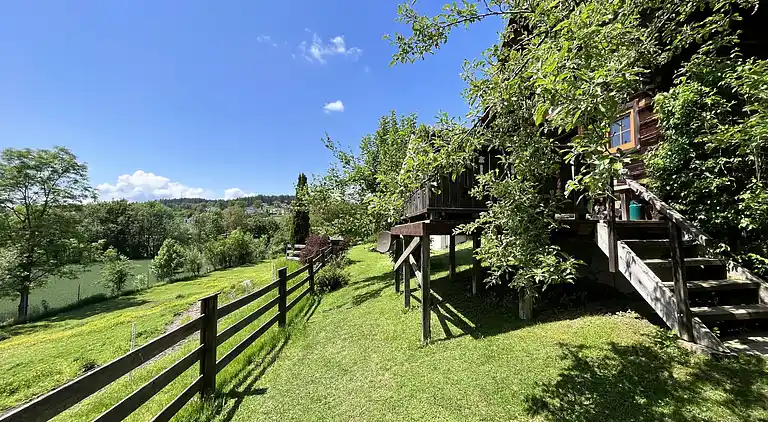 Semesterbostad i Rajach