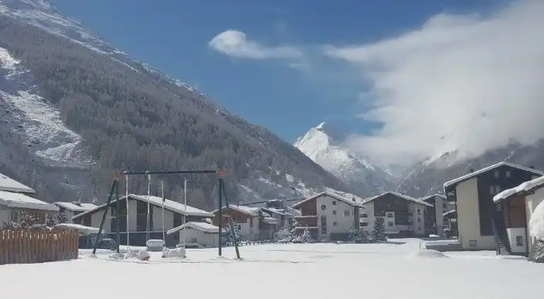 Holiday home in Saas-Grund