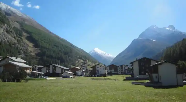 Holiday home in Saas-Grund
