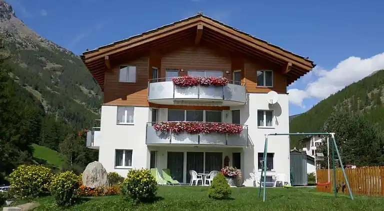 Holiday home in Saas-Grund