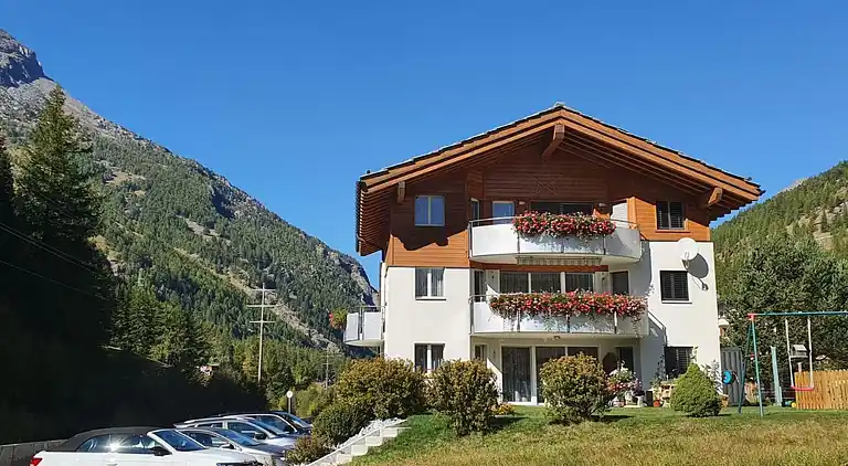 Holiday home in Saas-Grund