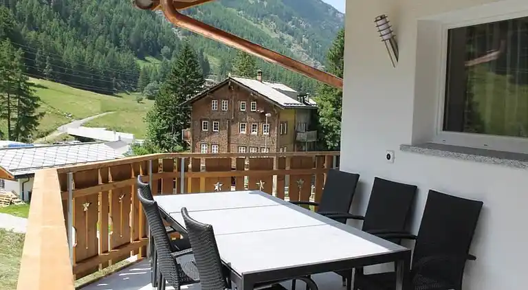 Holiday home in Saas-Grund