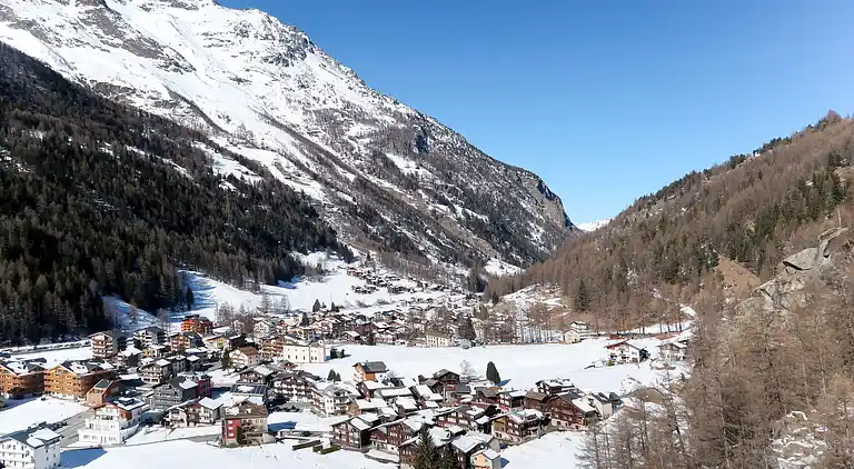 Holiday home in Saas-Grund