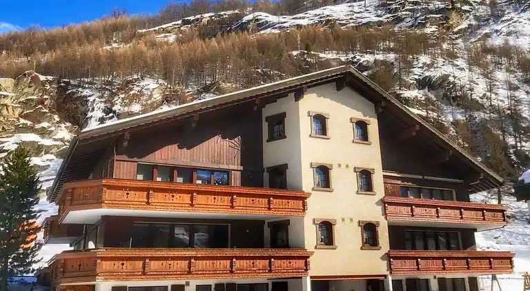 Holiday home in Saas-Grund