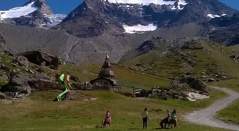 Holiday home in Saas-Grund