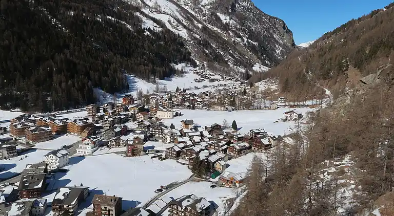 Holiday home in Saas-Grund