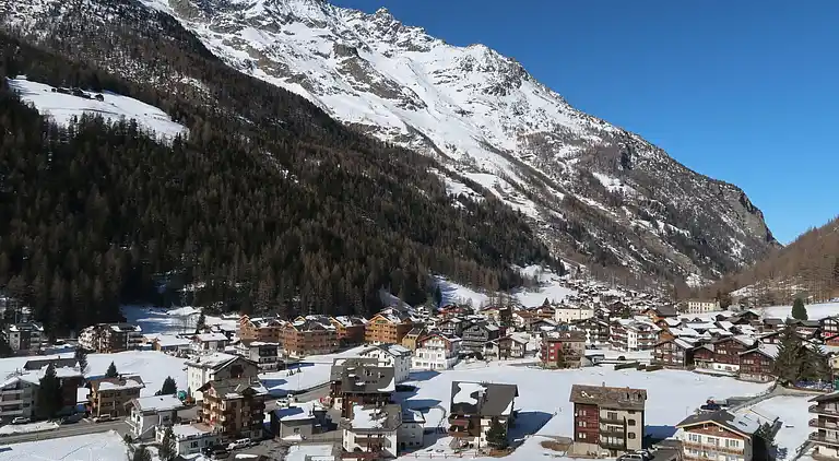 Holiday home in Saas-Grund