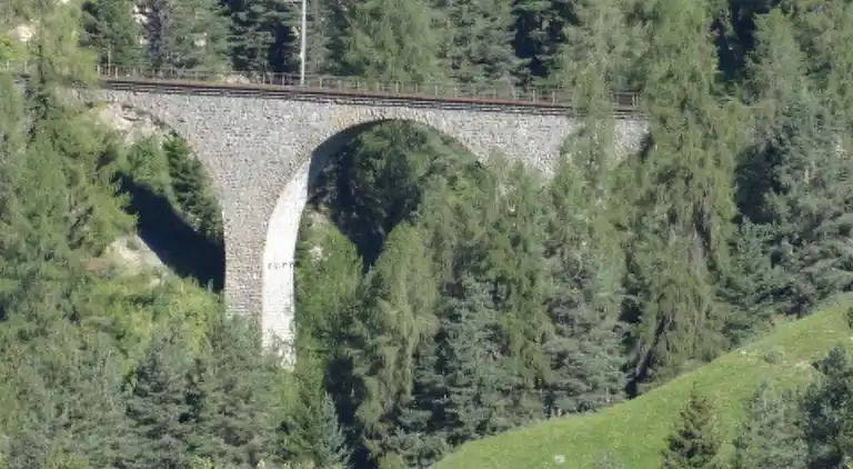 Semesterbostad i Tarasp