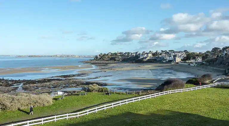 Holiday home in Saint-Lunaire