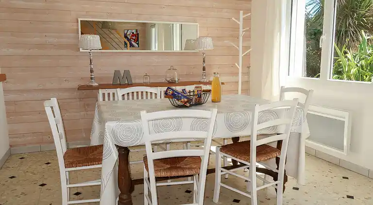 Holiday home in Peumerit