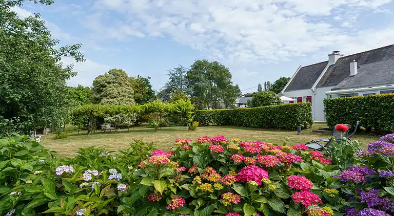 Holiday home in Peumerit