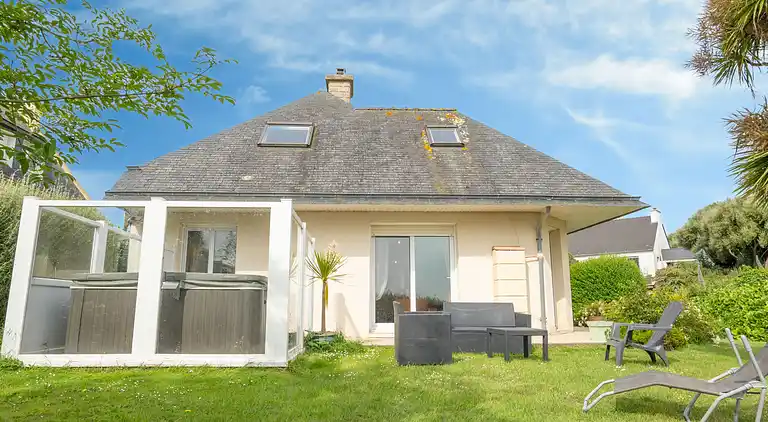 Holiday home in Saint-Pol-de-Léon