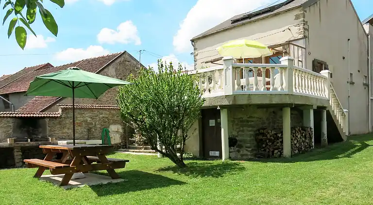 Holiday home in Sully