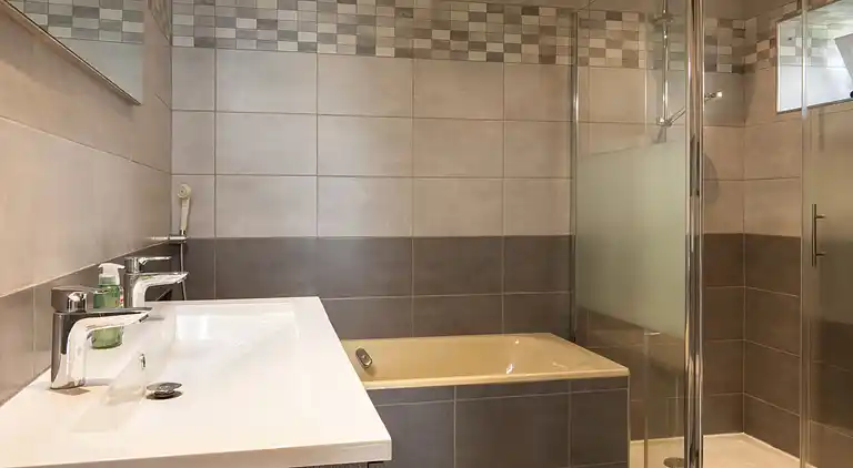 Holiday home in Sully