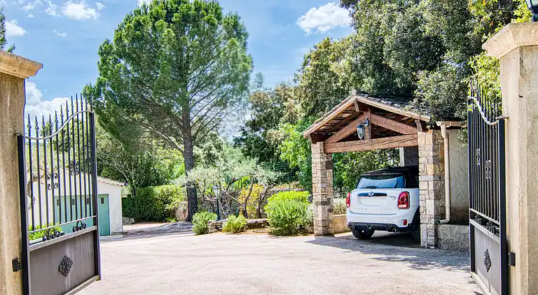 Holiday home in Entrecasteaux