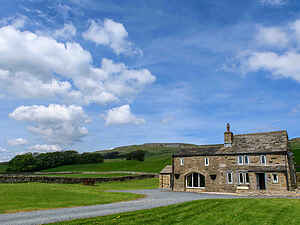 Village house in Sedbusk